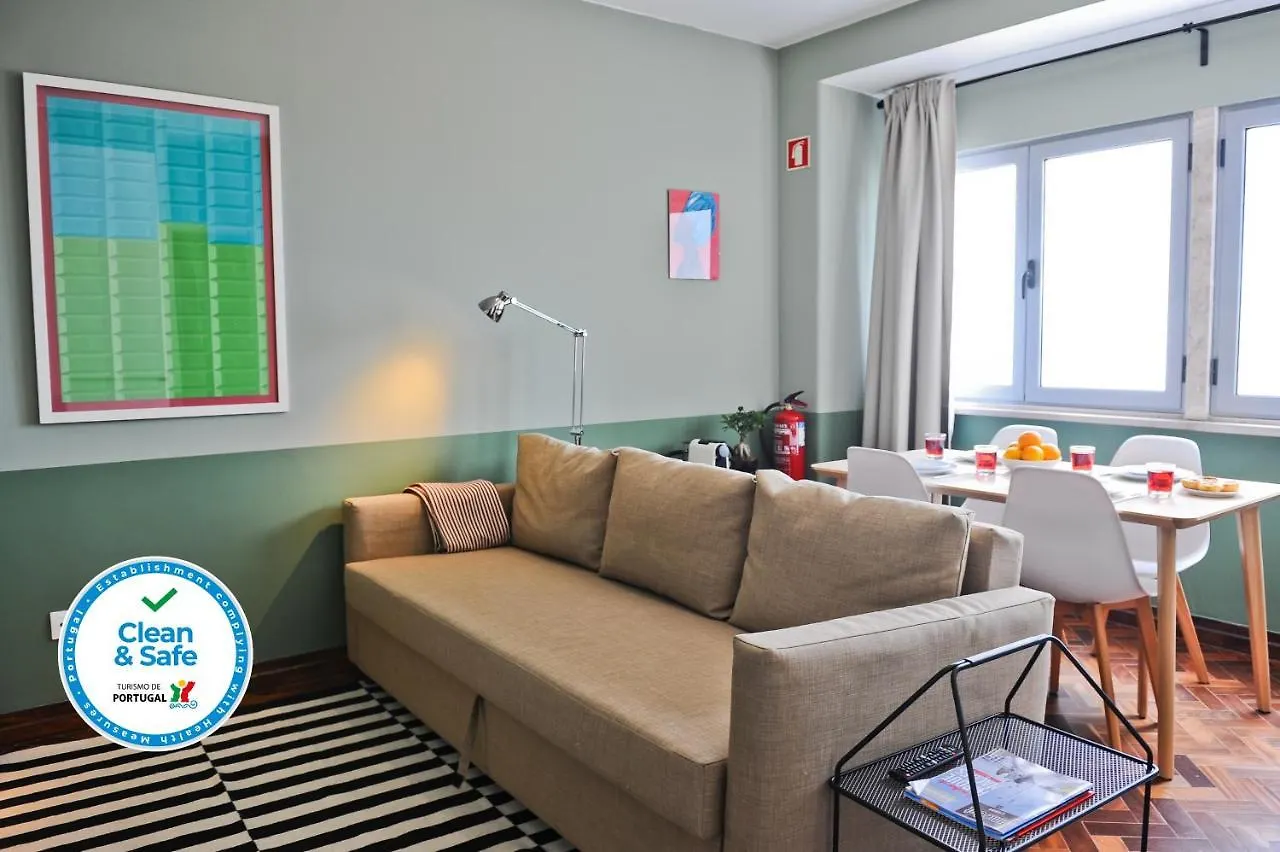 Pop The Cork In Lisbon By Misha\'S Place 5B elérhetőségei